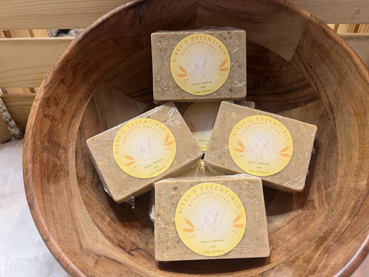 Honey Oatmeal Soap (with White Turmeric)